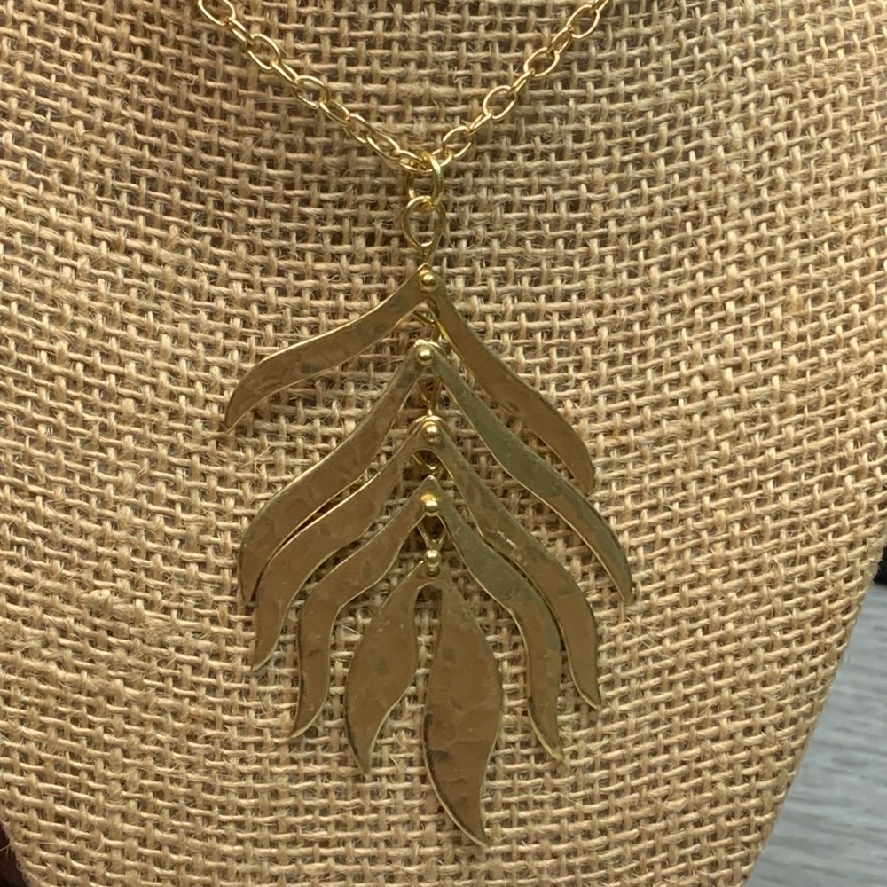 Hammered Gold Tone Layered Leaf Pendant Necklace 24 Inch Chain Boho Statement